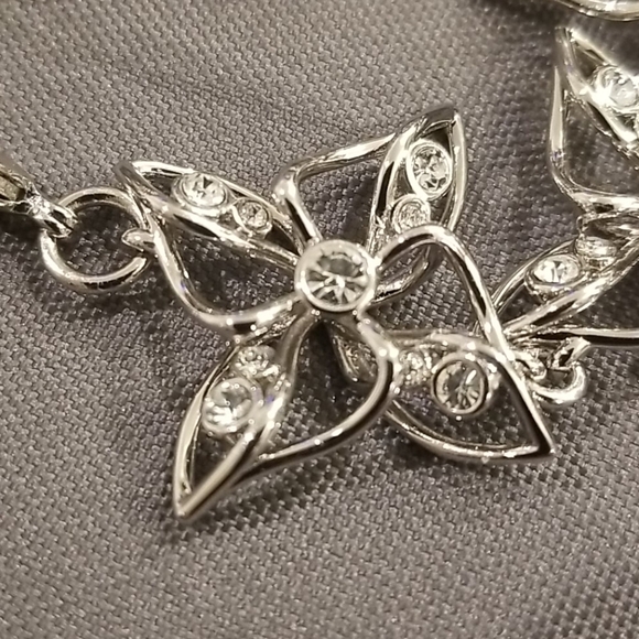 💕TED BAKER💕 Silver Crystal Breeze Jeweled Bracelet NWT - Picture 3 of 8